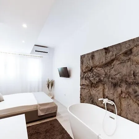 Luxury 3br In The Heart Of The Athens