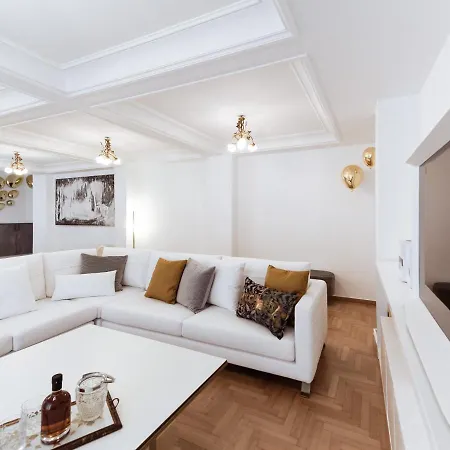 Luxury 3br In The Heart Of The Apartment Athens